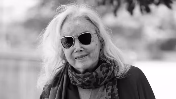 Саллі Кіркленд Саллі Кіркленд