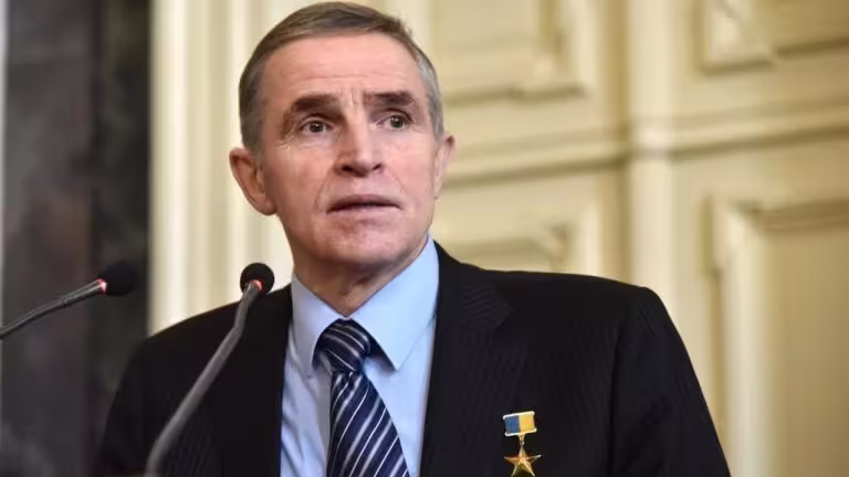 Леонід Каденюк