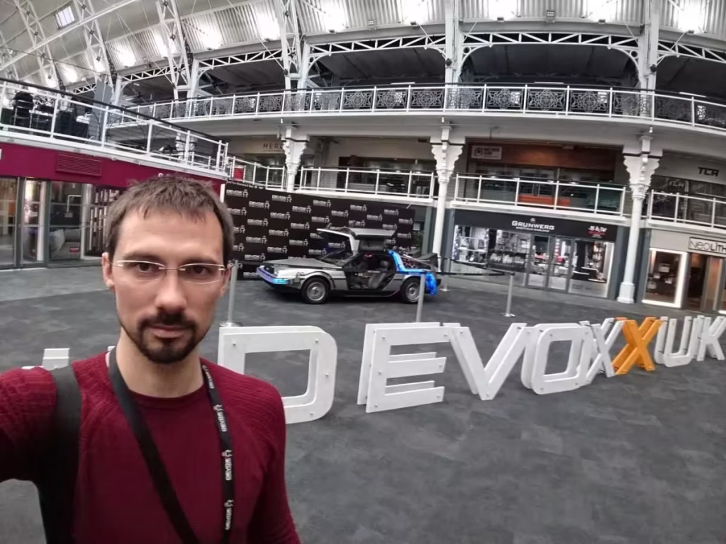 Влад Яценко